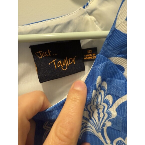 TAYLOR Brand Blue & White Cap-Sleeve Dress Floral Round Neckline Lined Size 10 - Picture 2 of 4